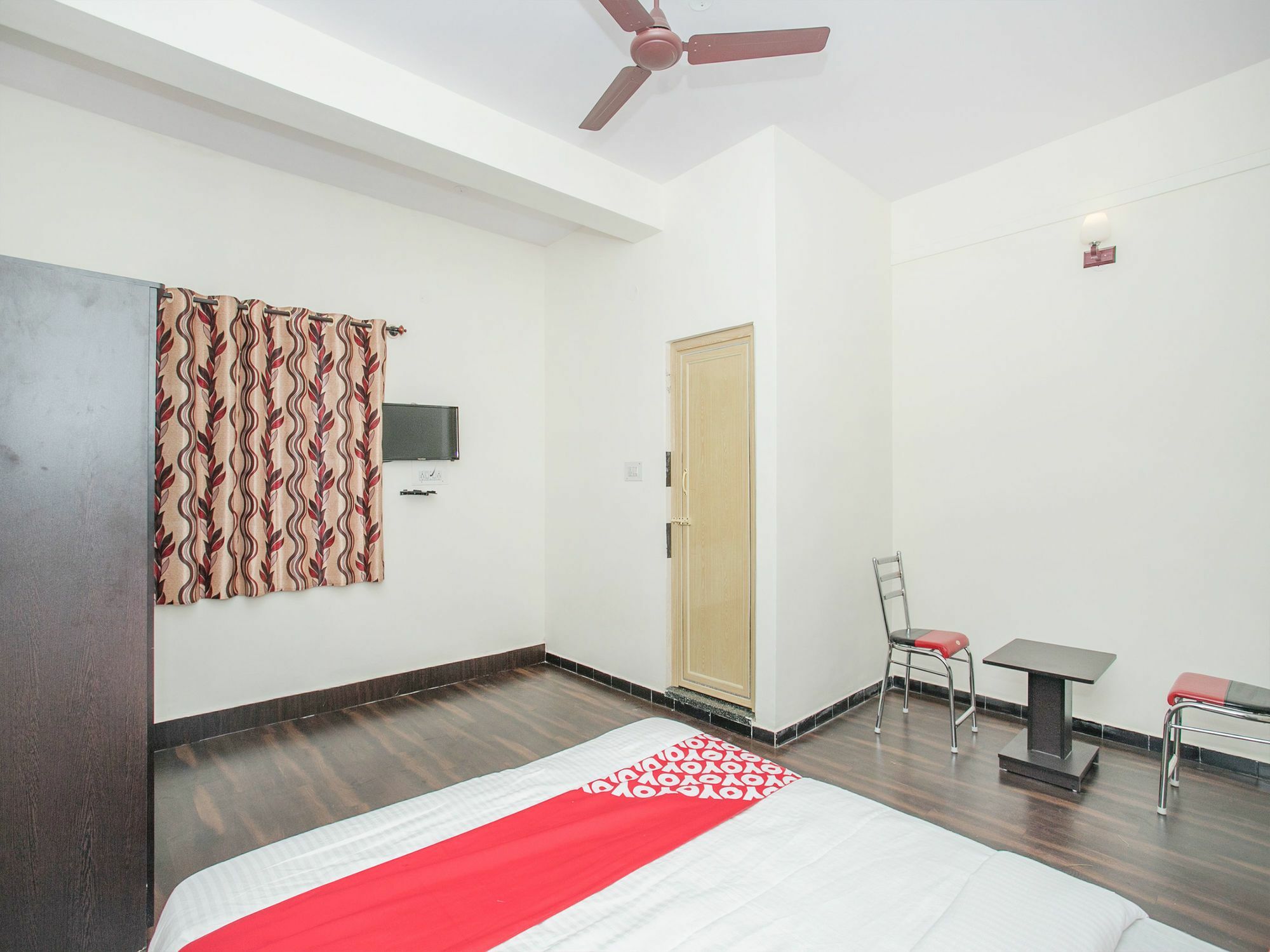 Oyo 14430 Sunshine Grand Bangalore Exterior foto
