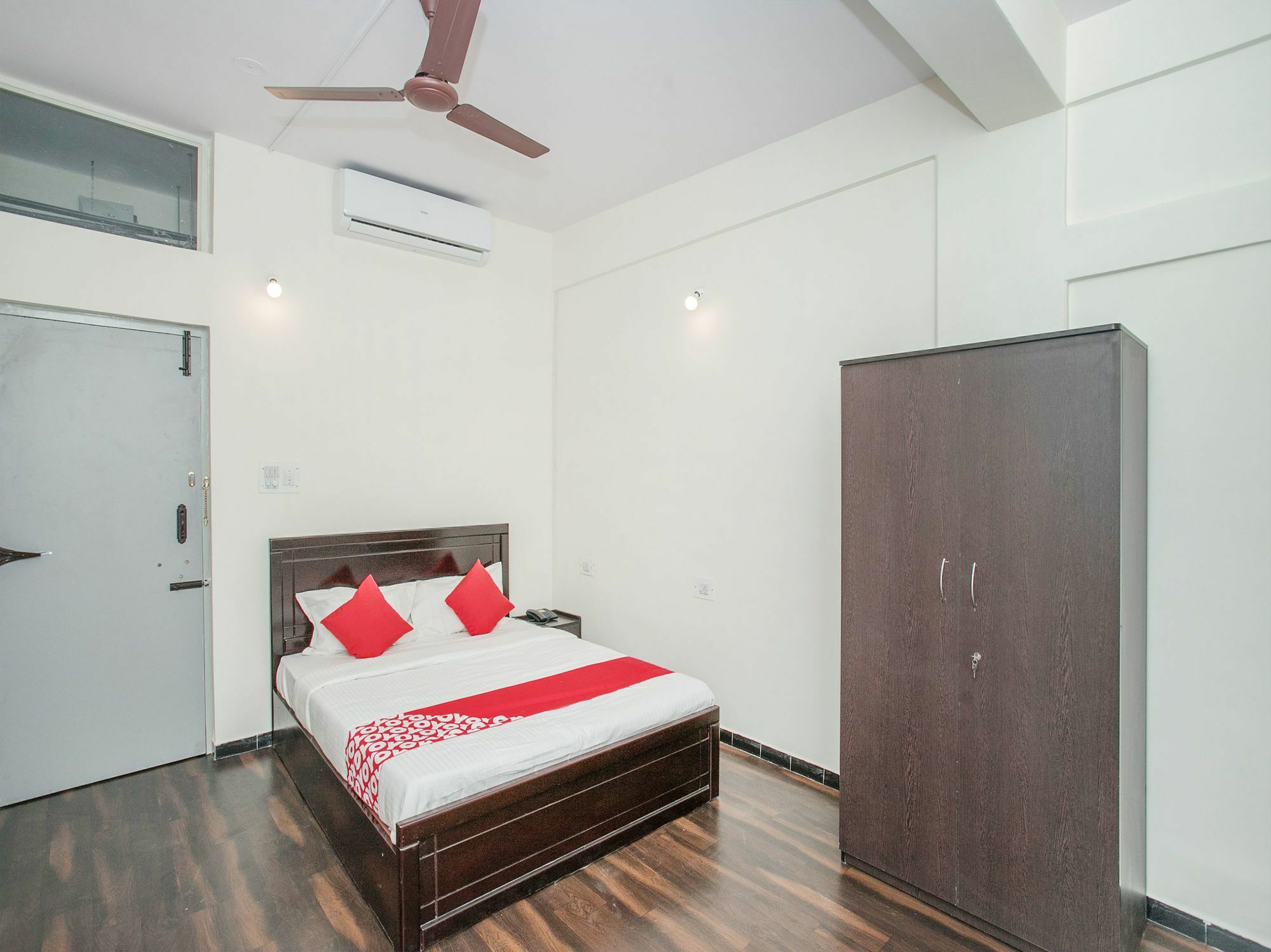 Oyo 14430 Sunshine Grand Bangalore Exterior foto