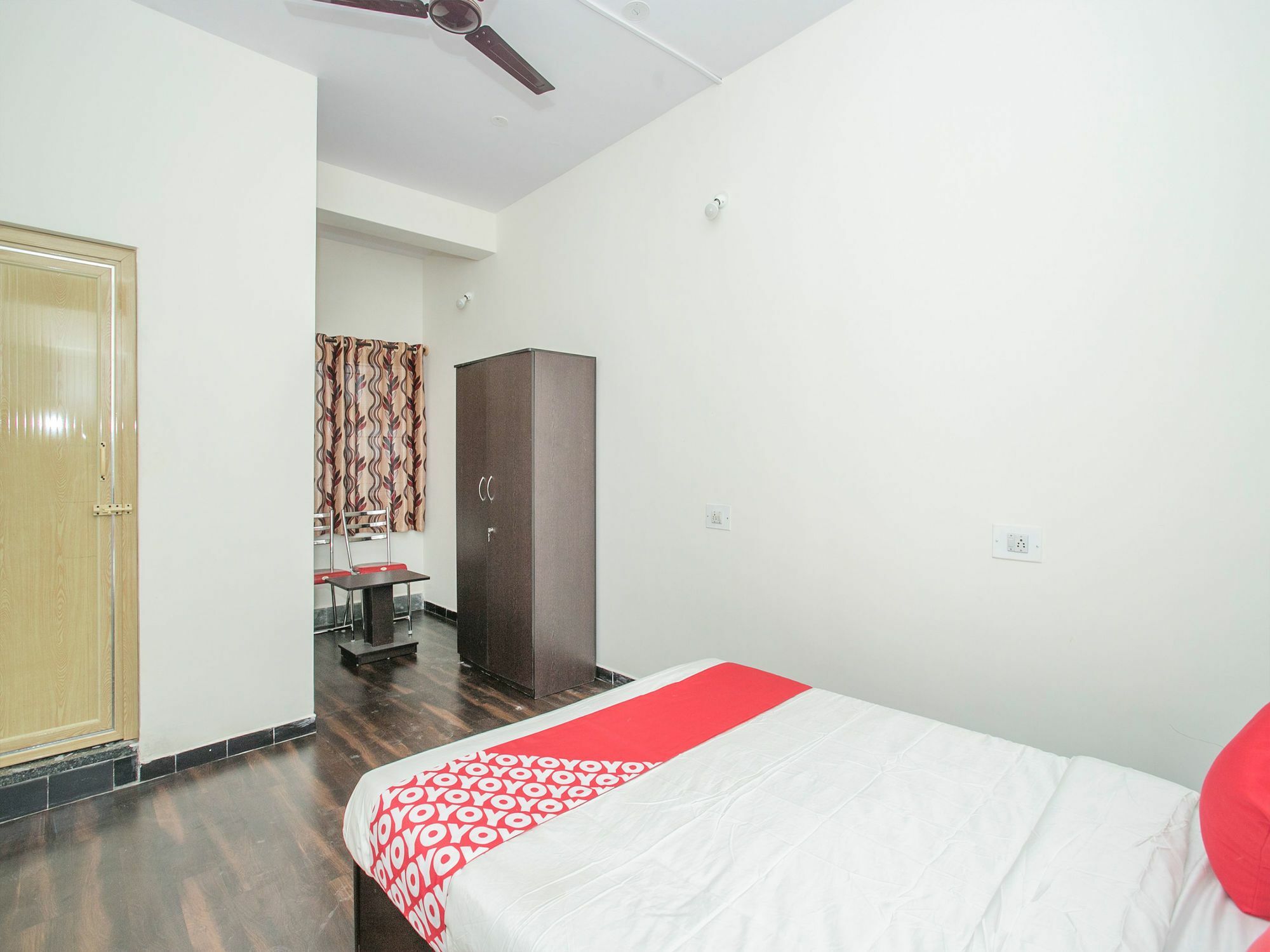 Oyo 14430 Sunshine Grand Bangalore Exterior foto