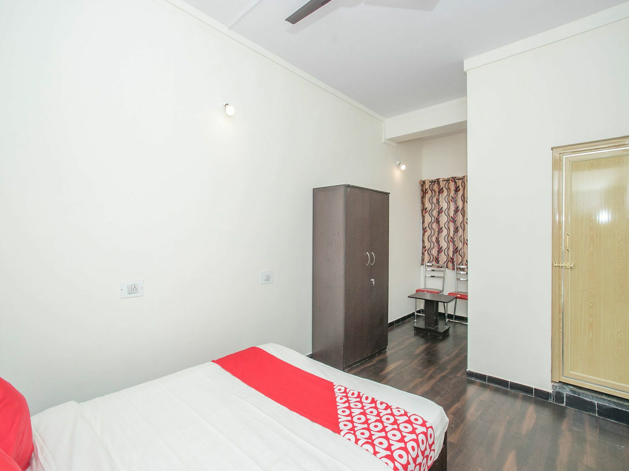 Oyo 14430 Sunshine Grand Bangalore Exterior foto
