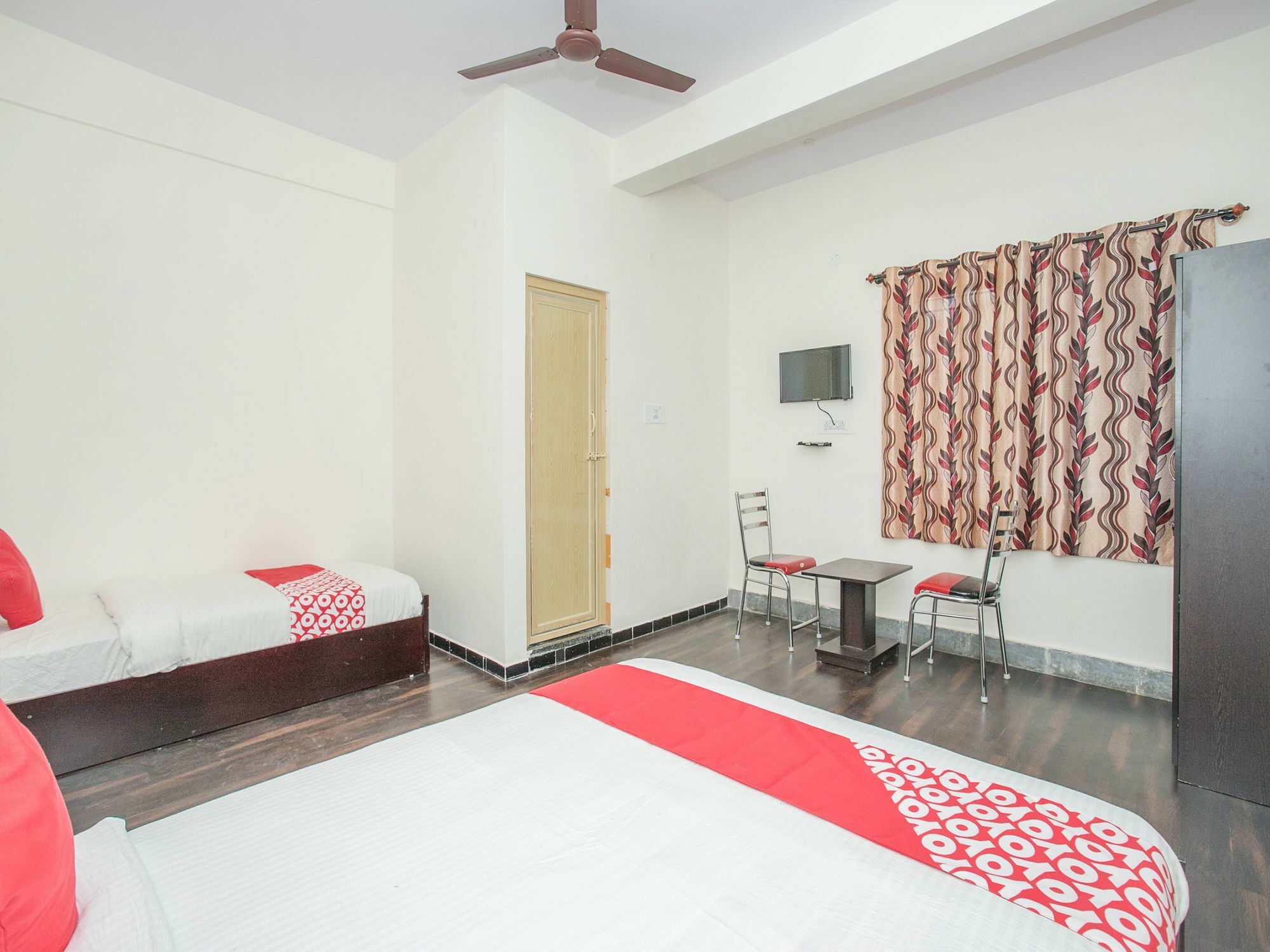Oyo 14430 Sunshine Grand Bangalore Exterior foto