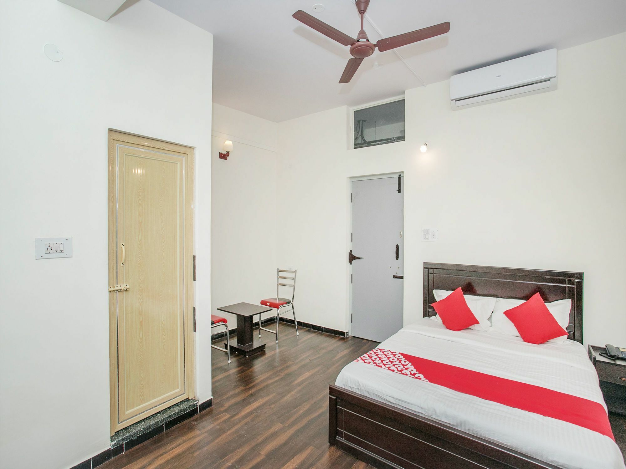 Oyo 14430 Sunshine Grand Bangalore Exterior foto