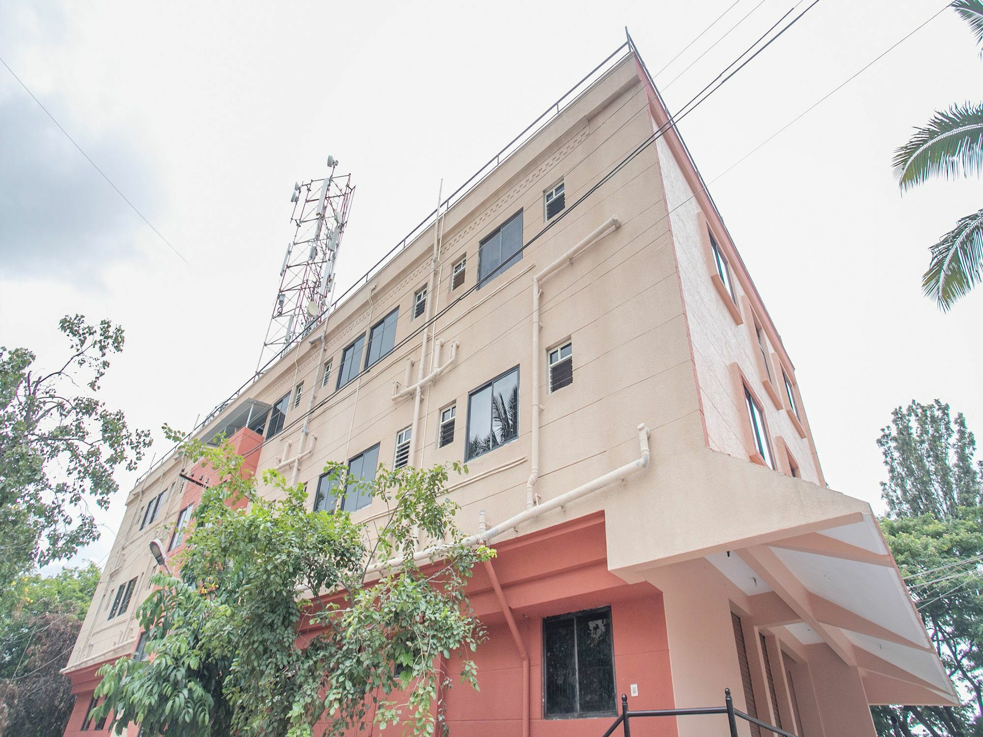 Oyo 14430 Sunshine Grand Bangalore Exterior foto